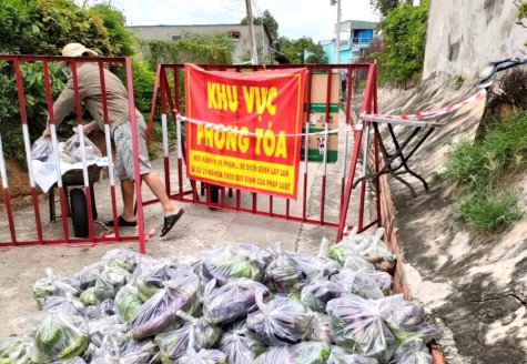 TX.Tân Uyên: Bảo đảm cung ứng hàng hóa, “ai ở đâu ở yên đấy”