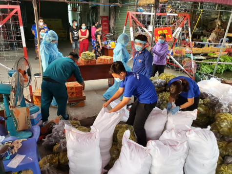 Ân tình nơi “vùng đỏ đậm đặc”