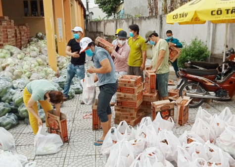 TX.Tân Uyên: Dốc lực hoàn thành cung cấp hàng hóa đợt 3 cho các vùng “khóa chặt, đông cứng”