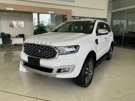 Ford Everest giảm giá hơn 100 triệu đồng