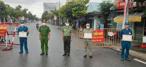 Khen thưởng cá nhân có thành tích phát hiện, bắt giữ đối tượng ma túy