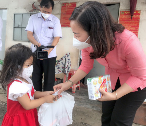 Để trăng rằm mãi sáng...