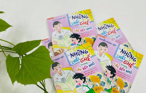 Nhà thơ Phong Việt chia sẻ về tình cảm gia đình trong tập thơ song ngữ