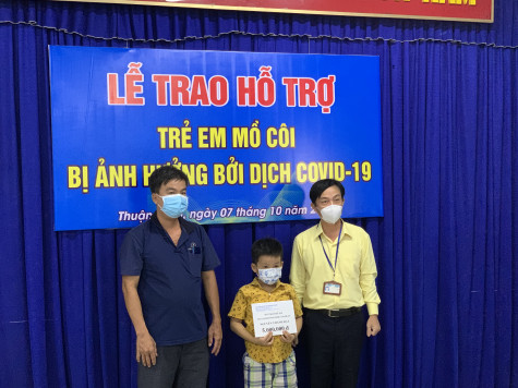 Trao hỗ trợ cho trẻ em bị ảnh hưởng bởi dịch bệnh Covid-19