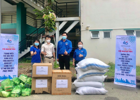 Thành đoàn Thủ Dầu Một: Thăm hỏi, động viên và tặng quà cho các Đoàn trường đại học, cao đẳng