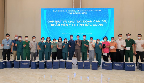 Tri ân đoàn cán bộ, nhân viên y tế tỉnh Bắc Giang hỗ trợ Bình Dương chống dịch