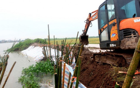 Hoàn lưu bão số 8 và mưa lớn gây nhiều thiệt hại cho các địa phương