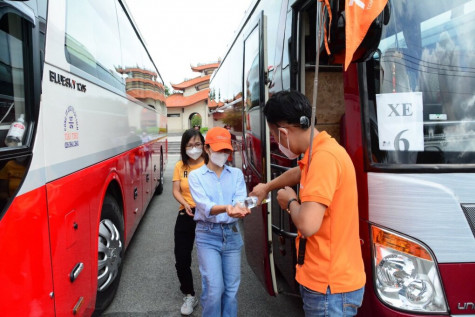 Nhiều tour du lịch vừa mở đã kín khách