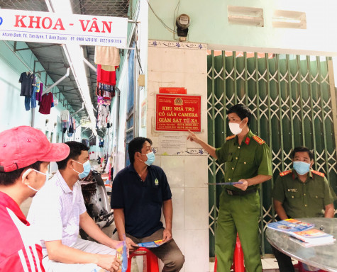 Gặp gỡ, tuyên truyền phòng chống tội phạm cho đồng bào dân tộc thiểu số tạm trú tại TX.Tân Uyên