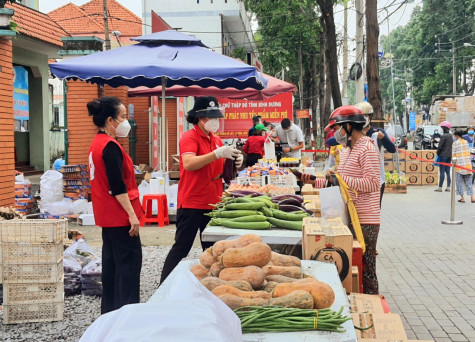 Hỗ trợ 500 người dân khó khăn đi chợ “0 đồng”