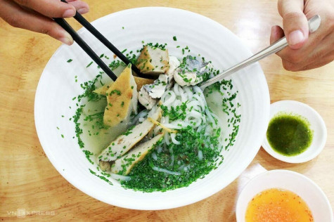 Bánh canh hẹ Phú Yên