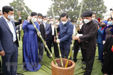 Chủ tịch Quốc hội dự Ngày hội Đại đoàn kết toàn dân tộc ở Thái Nguyên