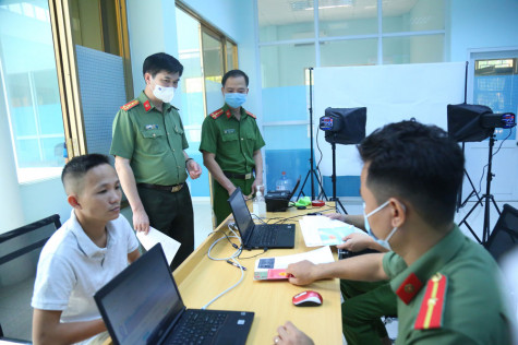 Công an tỉnh: Tập trung cao điểm làm căn cước công dân gắn chíp điện tử