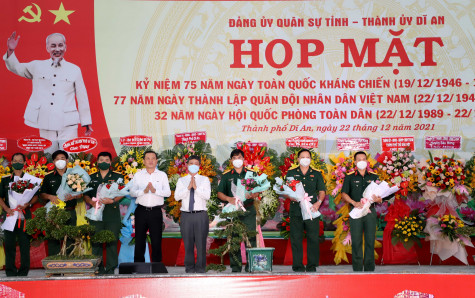 Họp mặt kỷ niệm 77 năm Ngày thành lập Quân đội Nhân dân Việt Nam