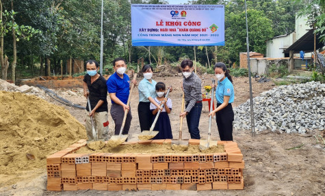 Khởi công “Ngôi nhà Khăn quàng đỏ”