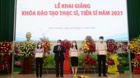 Trường Đại học Thủ Dầu Một: Khai giảng lớp cao học, nghiên cứu sinh khóa 21