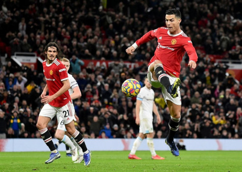 Ronaldo giúp Man Utd thắng dễ Burnley