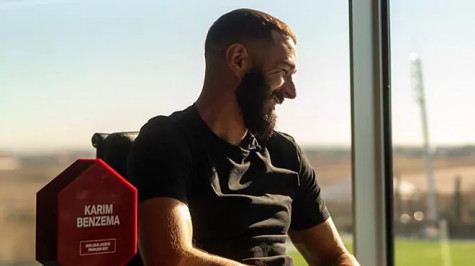 Benzema giành giải Cầu thủ Pháp hay nhất 2021