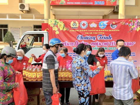 TX.Tân Uyên tổ chức “Chuyến xe 0 đồng - Phiên chợ tết nhân đạo”