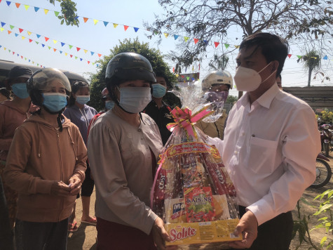 Thăm, chúc tết bộ đội biên phòng và người dân khó khăn tỉnh Bình Phước