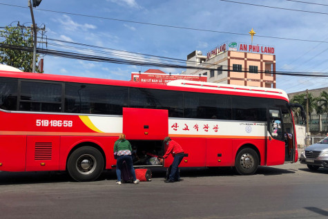 Tình trạng “xe dù”, “bến cóc” những ngày sau tết: Cần xử lý kịp thời