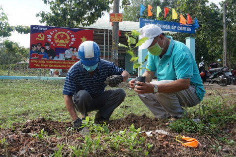 Đảng ủy xã Minh Thạnh: Học Bác để phục vụ nhân dân tốt hơn