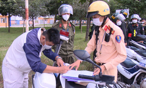 TX.Tân Uyên: Mở cao điểm xử lý vi phạm nồng độ cồn, ma túy