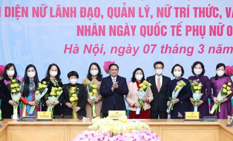 Thủ tướng gặp mặt phụ nữ tiêu biểu nhân ngày Quốc tế phụ nữ 8/3