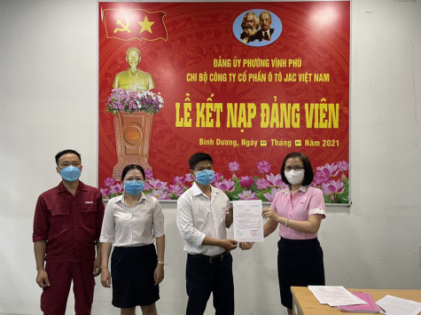 Tập trung phát triển đảng viên mới trong doanh nghiệp ngoài khu vực Nhà nước