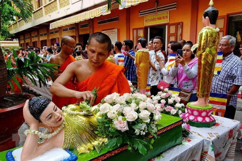 Chủ tịch MTTQ chúc mừng đồng bào Khmer nhân dịp Tết Chôl Chnăm Thmây