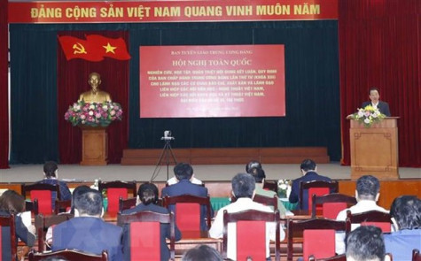 Vận dụng Nghị quyết Trung ương 4 trong hoạt động báo chí, xuất bản