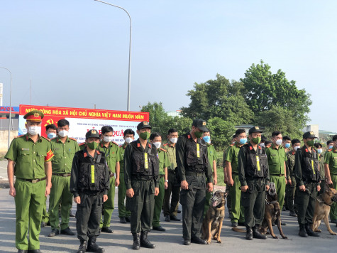 “Cảnh khuyển” tham gia trấn áp tội phạm