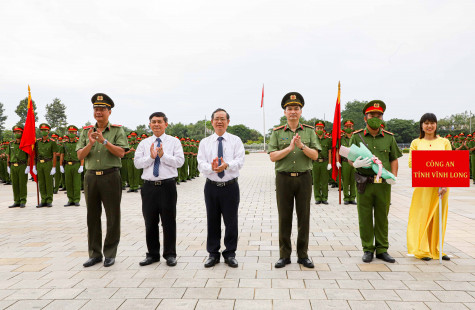 Khai mạc Hội thi điều lệnh, bắn súng, võ thuật chào mừng kỷ niệm 60 năm Ngày truyền thống lực lượng Cảnh sát Nhân dân