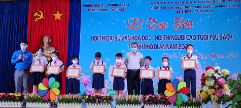 TP.Dĩ An: Trao giải thưởng hội thi Đại sứ văn hóa đọc và hội thi Người cao tuổi yêu sách