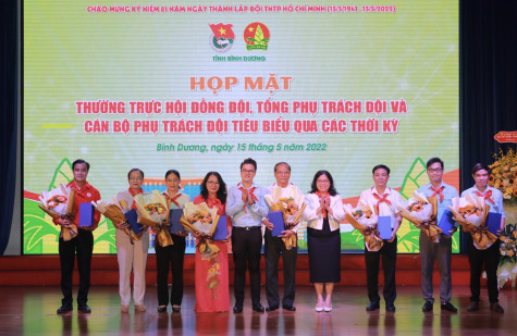 Họp mặt kỷ niệm 81 năm ngày thành lập Đội