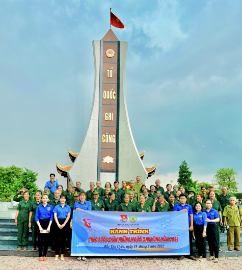 Hành trình “Theo bước chân những người anh hùng”