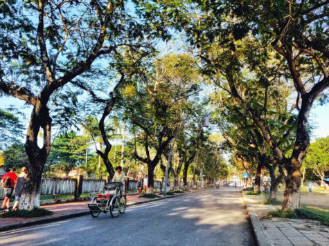 Nam Bộ có mây, có mưa rào và giông vài nơi, nắng nóng gia tăng ở Trung Bộ