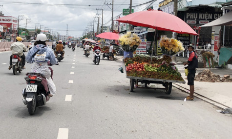 Phường Bình Chuẩn, TP.Thuận An: Cần xử lý nghiêm tình trạng lấn chiếm lòng đường để buôn bán