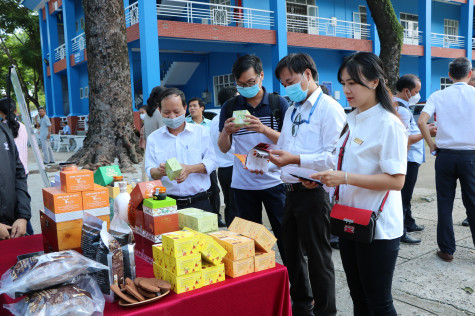 Ngày hội khoa học giảng viên và học viên sau đại học