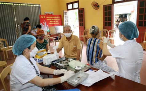 Bộ Y tế yêu cầu báo cáo tình hình nhân viên y tế thôi việc, bỏ việc