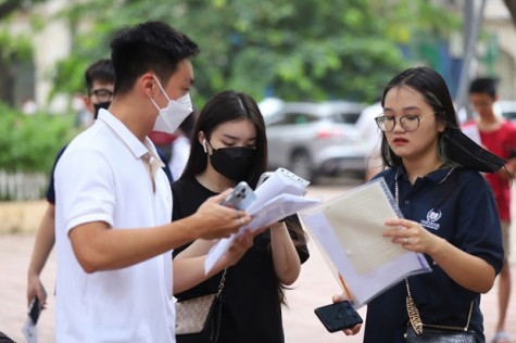 Đề thi tổ hợp KHTN khó và dài, bài thi tổ hợp KHXH dễ ăn điểm