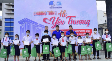 Hè yêu thương chia sẻ cùng con em thanh niên công nhân