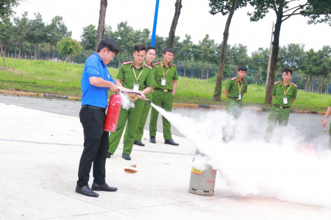 Tập huấn kỹ năng cho cán bộ Đoàn