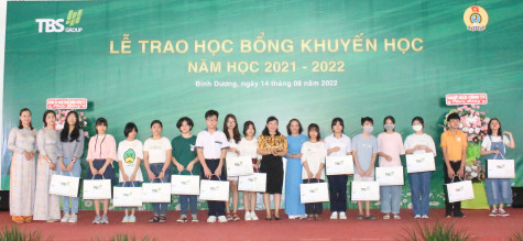 Chung tay tiếp sức học sinh tới trường