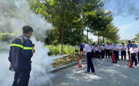 Tuyên truyền PCCC và phòng, chống đuối nước cho học sinh