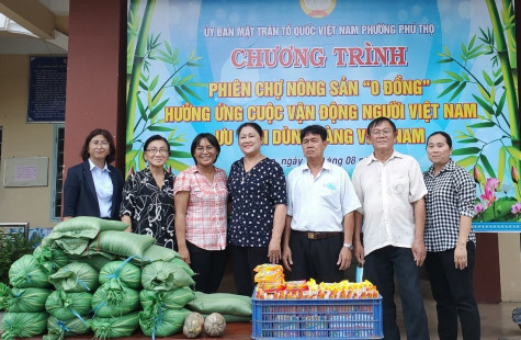 Phiên “chợ nông sản 0 đồng” cho người khó khăn