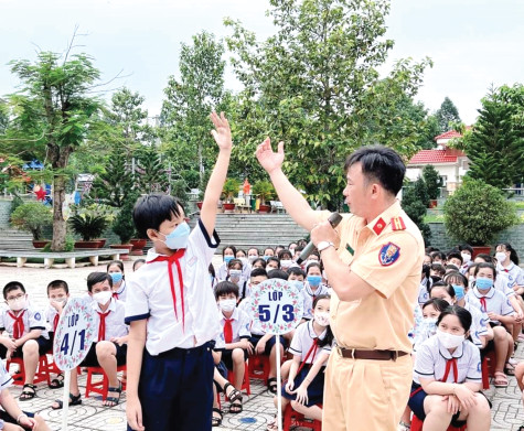 Xây dựng văn hóa giao thông trong học đường