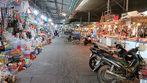 Giá cả hàng hóa tăng, công nhân lao động thắt chặt chi tiêu