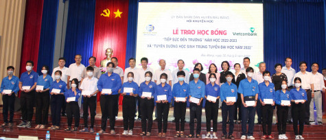 Siết chặt quản lý các khoản thu chi đầu năm học