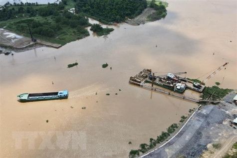 Chủ động ứng phó lũ kết hợp triều cường, sạt lở trên sông Cửu Long